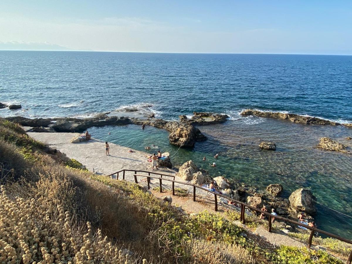 Microcosmos Halepas Chrissi Akti Chania Exterior foto