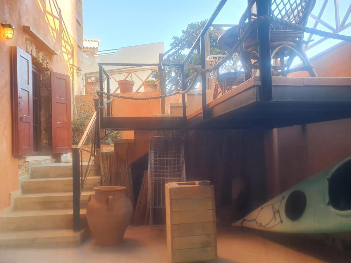 Microcosmos Halepas Chrissi Akti Chania Exterior foto